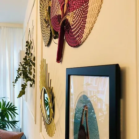Bed & Breakfast Bee - In The Trendy Jordaan *