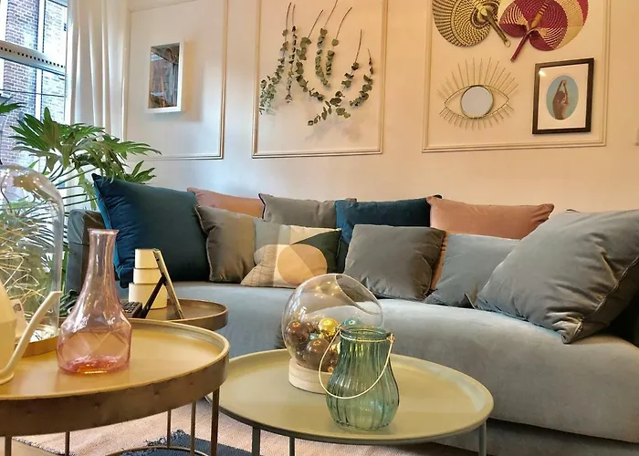 ベッド・アンド・ブレックファスト Bee - In The Trendy Jordaan