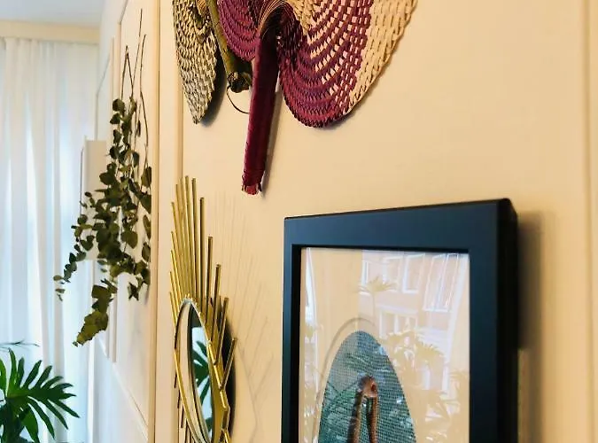 Bed & Breakfast Bee - In The Trendy Jordaan 4*